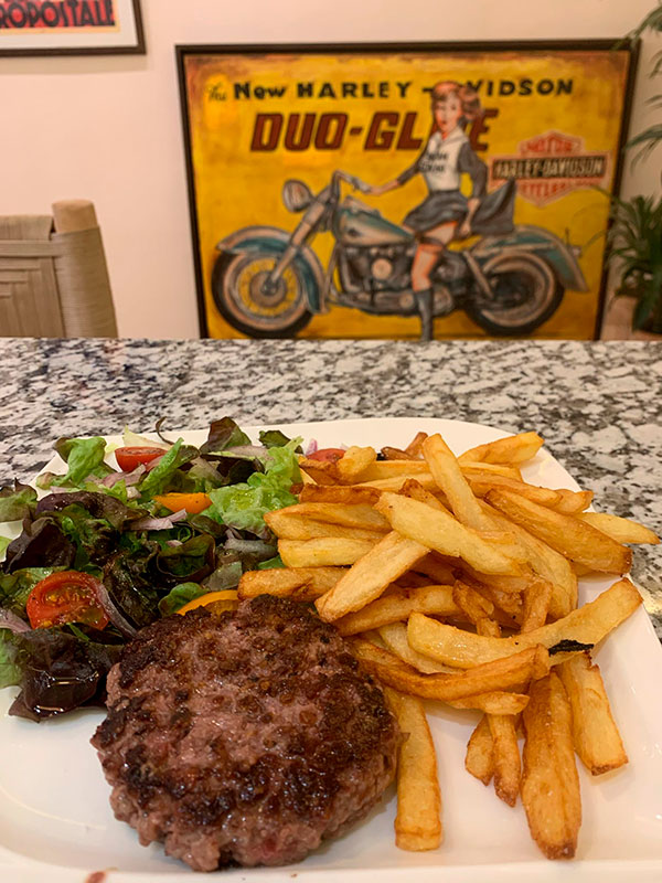 Chez Gaelle Steak Haché frites Sidi-Ghanem